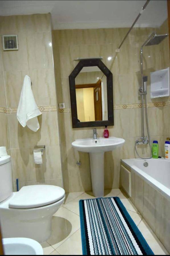 Appartement Elegant Et Climatise Au Centre Avec Terrasse - Proche Et Attractions ! Tanger